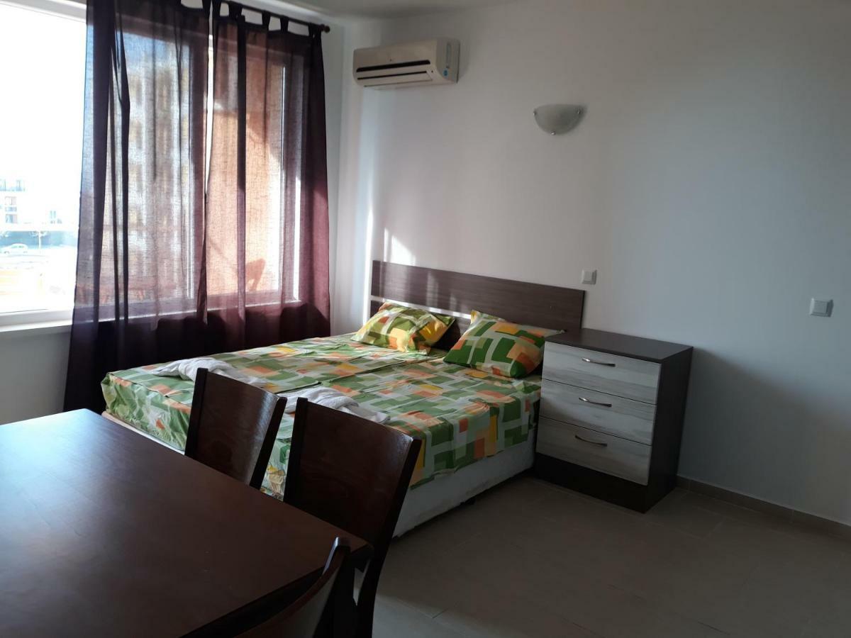 Anna Marina Apartments Sveti Vlas Eksteriør billede